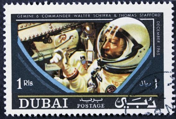 Timbre de Dubaï avec un astronaute.