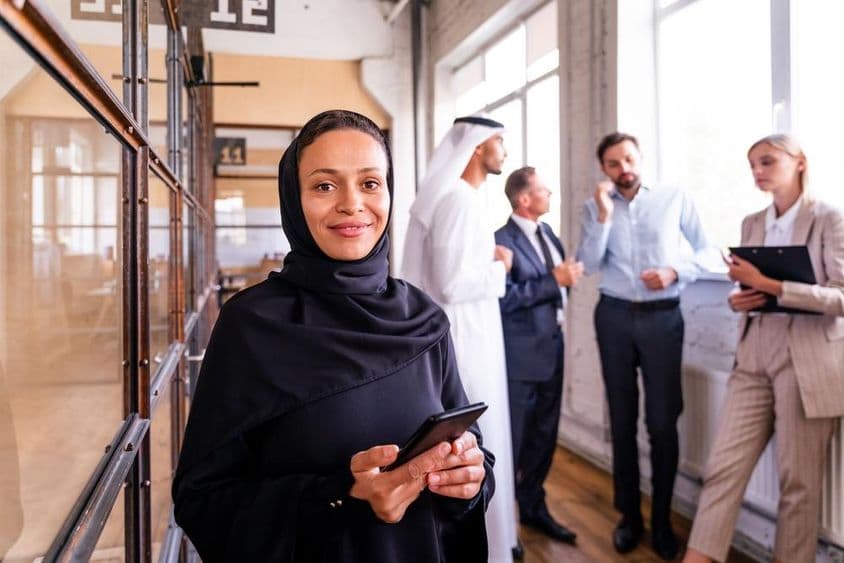 Travailleurs des EAU dans un couloir.
