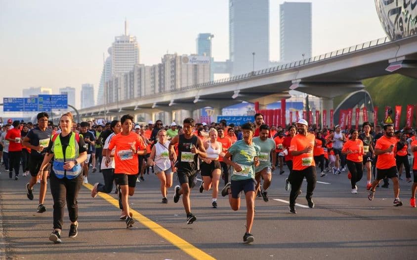 Course de Dubaï sur la route Sheikh Zayed.