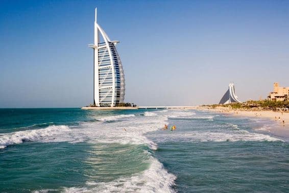 Burj Al Arab vu depuis la mer.