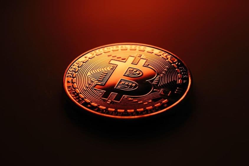 Pièce d'or de bitcoin.