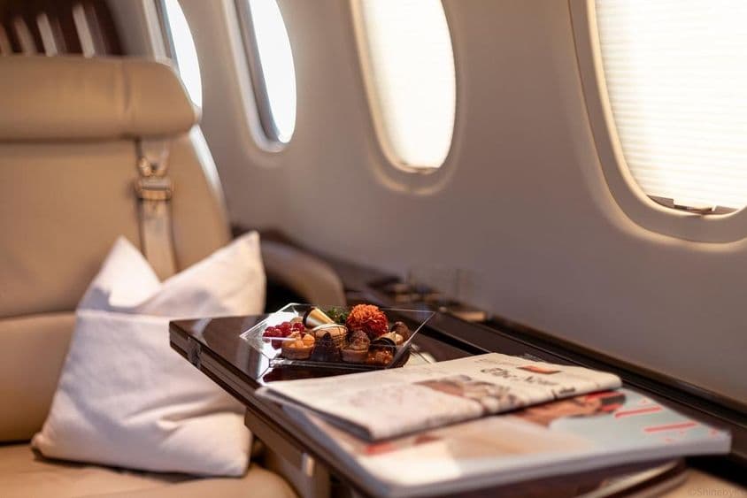 Intérieur d'un jet privé, voyage de luxe.