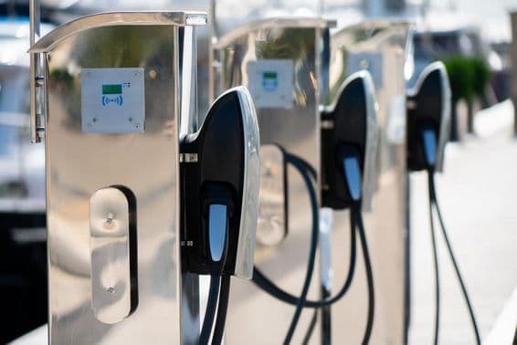 Bornes de recharge pour voitures électriques.
