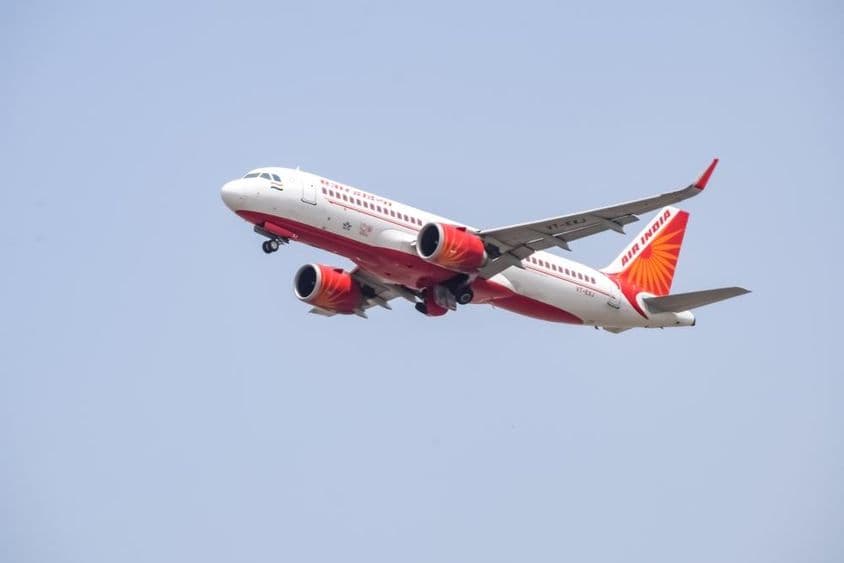 Airbus A320 d'Air India décollant de l'aéroport international Indira Gandhi à Delhi