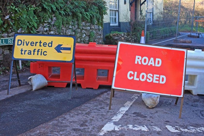 Détour en raison de la fermeture de route.