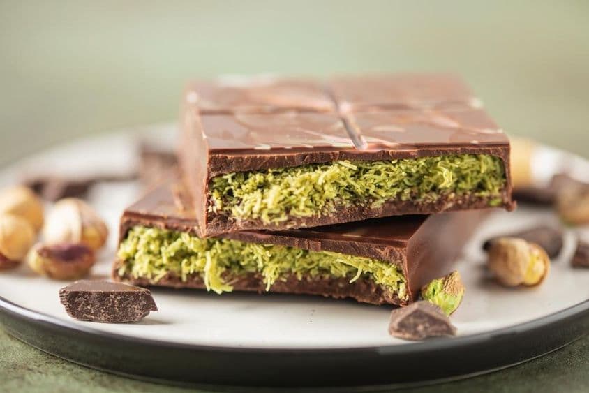 Chocolat de Dubaï avec kataifi vert et pâte de pistache.