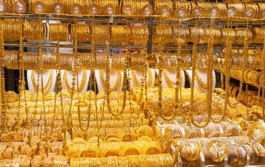 Une vitrine de magasin d'or à Deira, Dubaï.