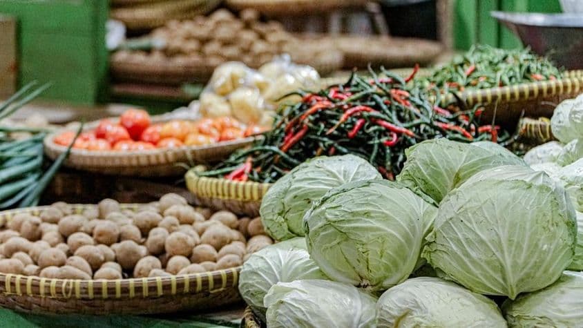 Image de piments et de choux au marché de Dubaï.