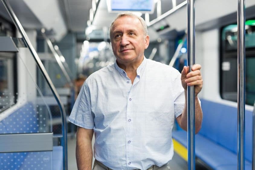 Retraité allemand dans le métro.