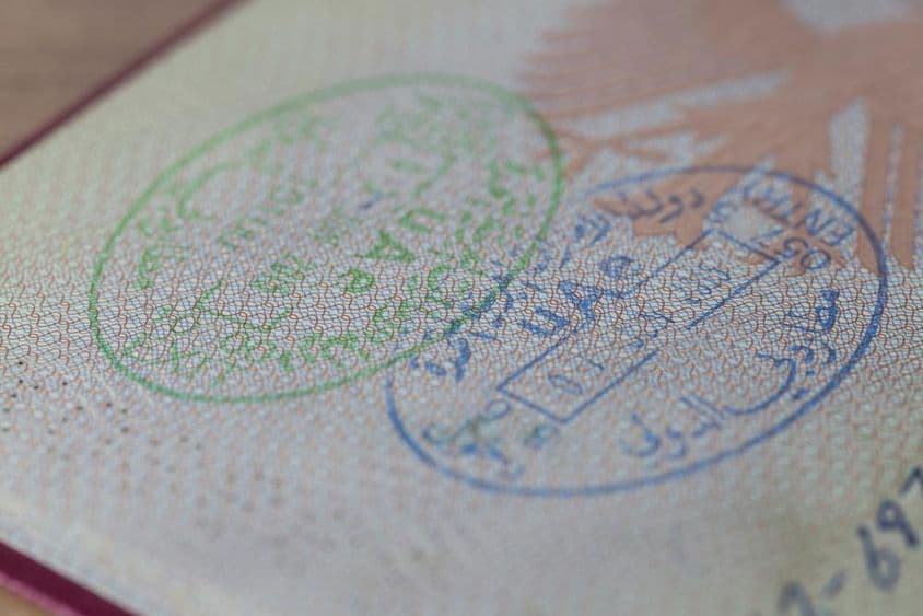 Timbre d'entrée et de sortie des Émirats Arabes Unis dans un passeport allemand.