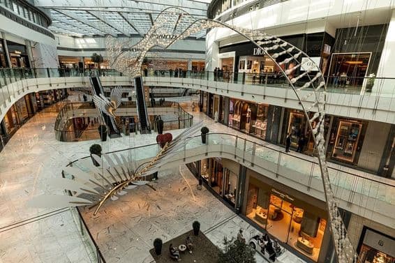 Centre commercial de Dubaï, le plus grand lieu de shopping au monde.