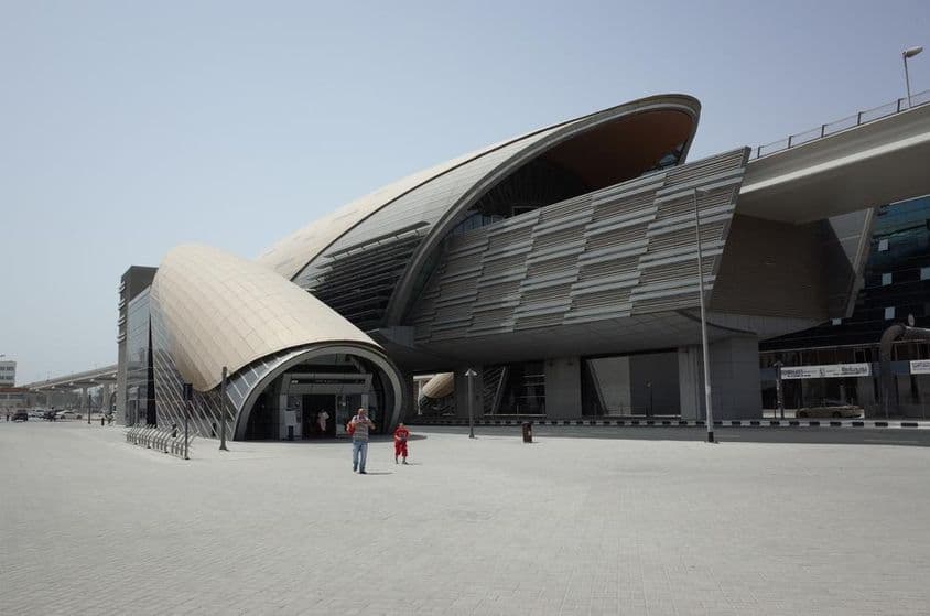 Station GGICO Garhoud sur la ligne rouge du métro de Dubaï.
