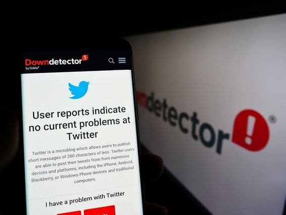Downdetector signalant le statut sur Twitter.