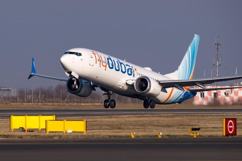 Avion Flydubai au décollage.