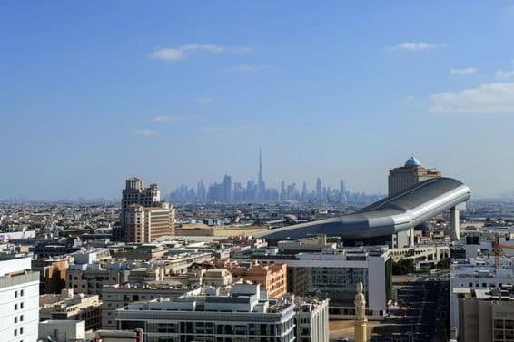 Vue aérienne de la ville de Dubaï depuis le district d'Al Barsha, Émirats Arabes Unis.