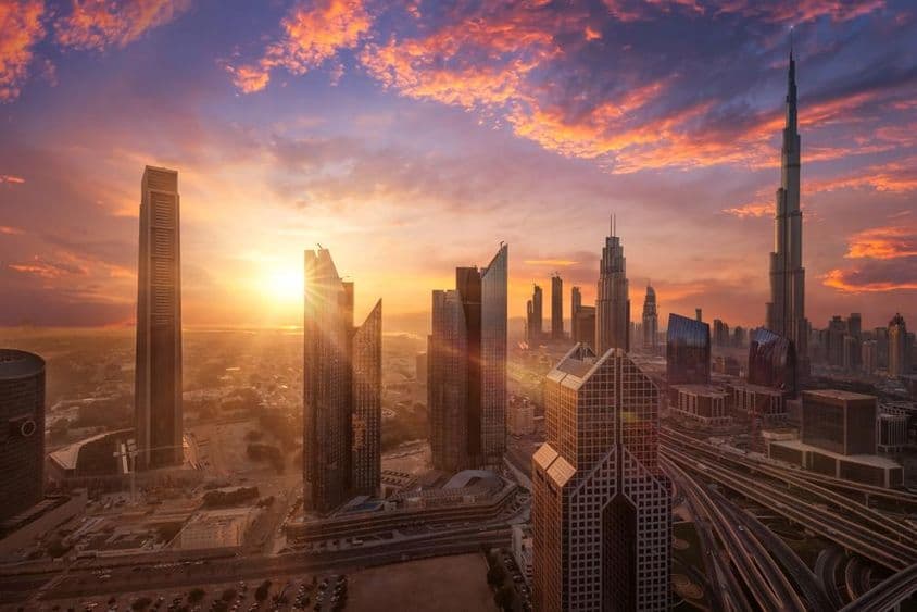 Magnifique coucher de soleil au centre-ville de Dubaï.