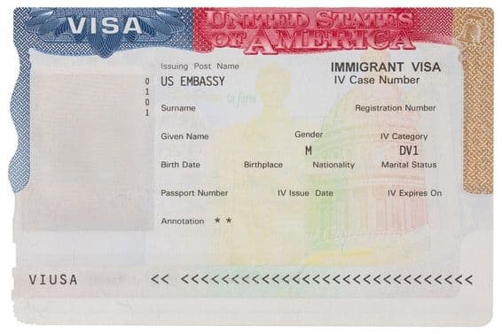 Visa américain dans un passeport.