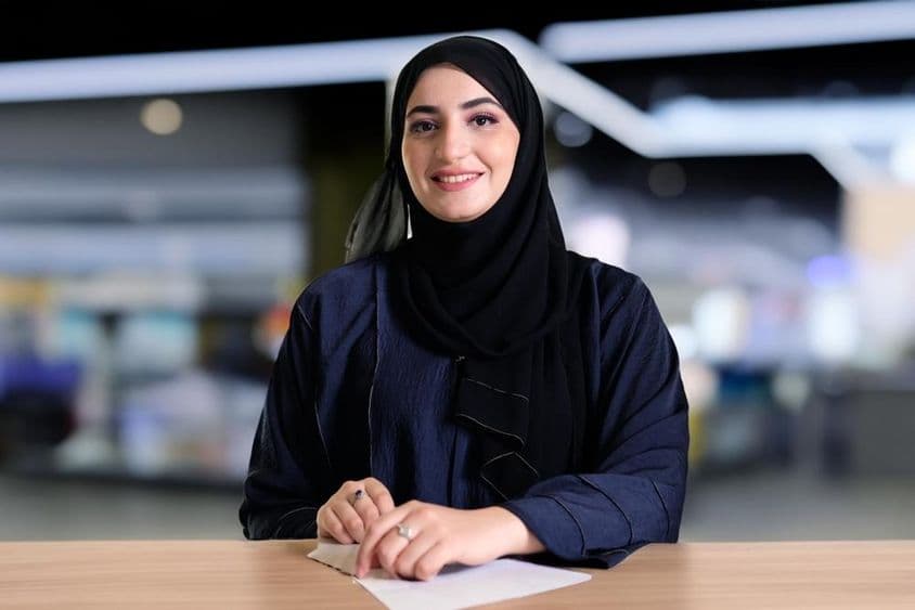 Citoyen arabe émirati en hijab abaya.