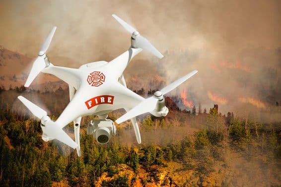 Drone du système d'aéronefs sans pilote du service d'incendie.