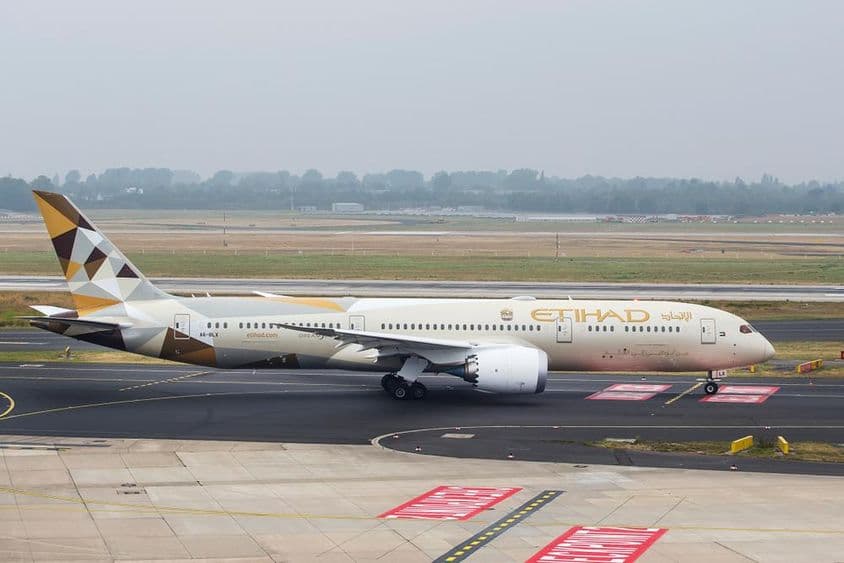 Un Boeing 787-9 Dreamliner (A6-BLX) d'Etihad Airways en circulation avant le départ à l'aéroport de Düsseldorf.