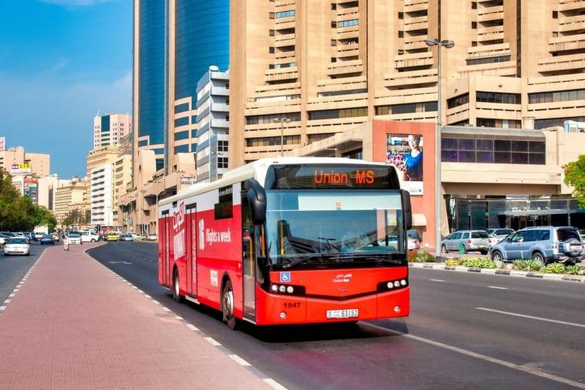 Autobus de transport en commun à Dubaï.