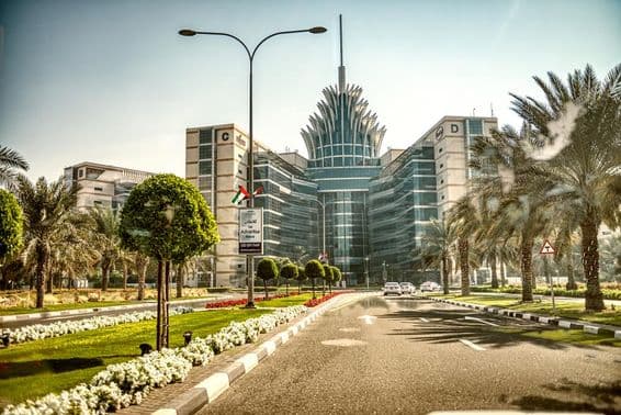 Les bâtiments de Silicon Oasis sont le centre de la Cité Académique de Dubaï.