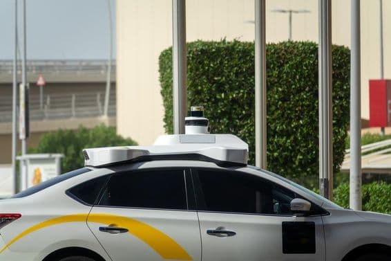 Abu Dhabi, Emirats Arabes Unis, taxi autonome.
