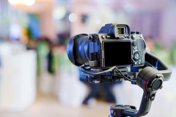 Une caméra professionnelle.