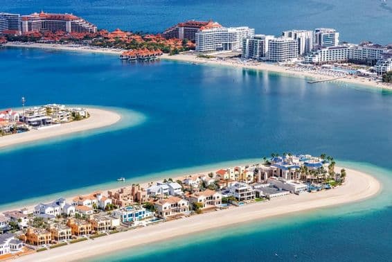 Villas de luxe à Dubaï sur l'île artificielle de Palm Jumeirah.