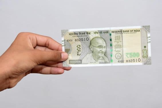 Nouvelle devise indienne, billet de 500 roupies.