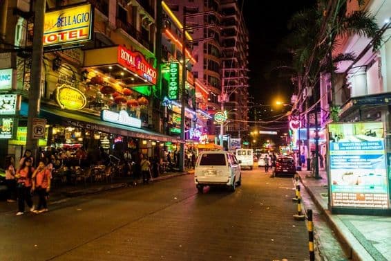 Rue Burgos à Makati City, Manille, Philippines.
