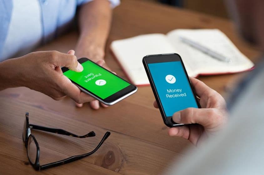 Paiement envoyé via un smartphone.