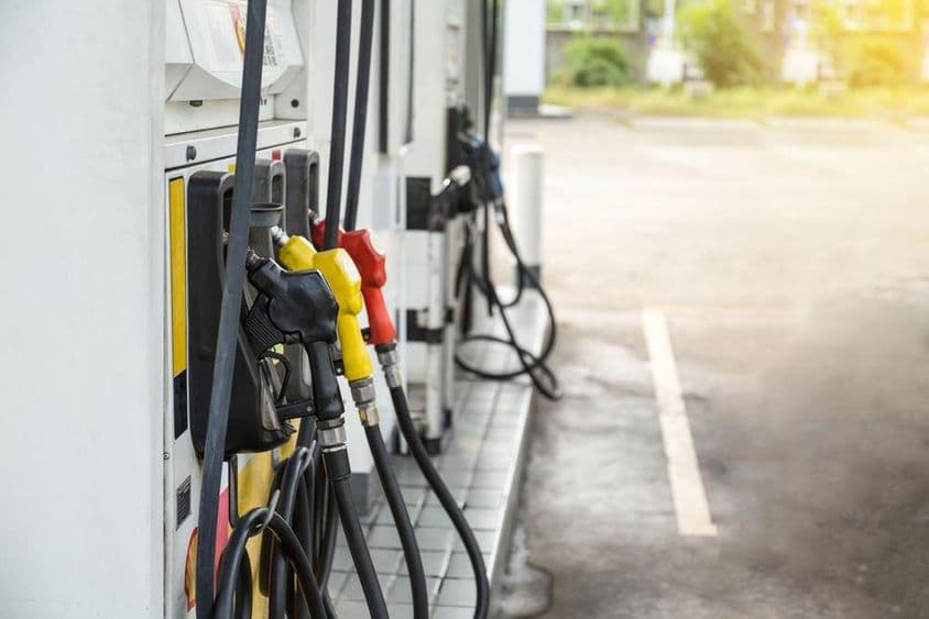 Pompes à essence, essence, diesel, à une station-service