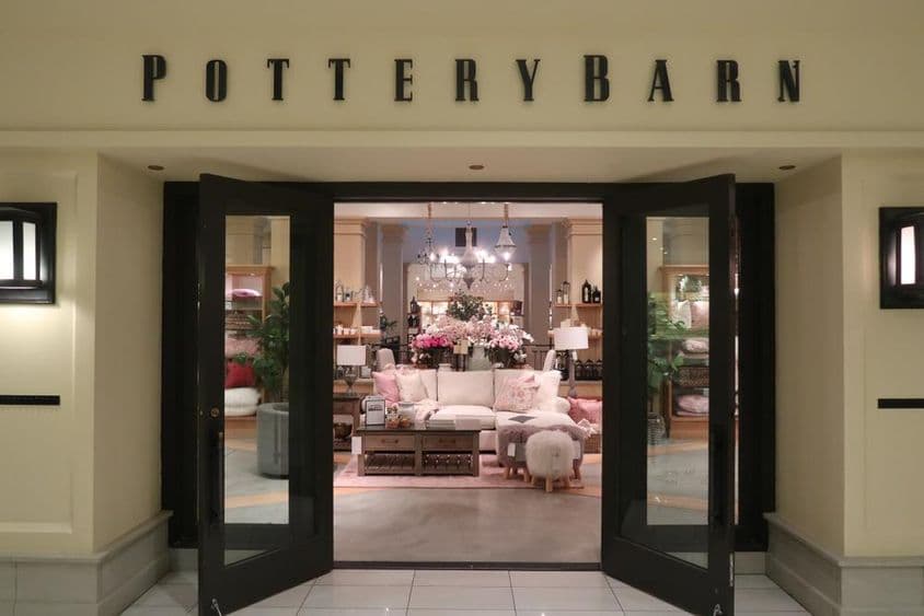 Pottery Barn aux Shops at Riverside, un centre commercial huppé.
