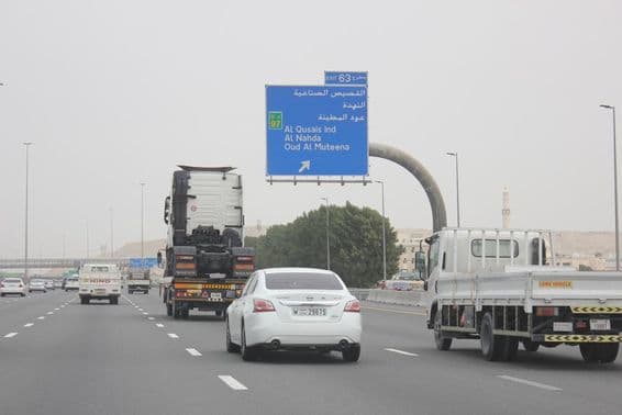 Circulation sur l'autoroute Sheikh Mohammed Bin Zayed (SMBZ).