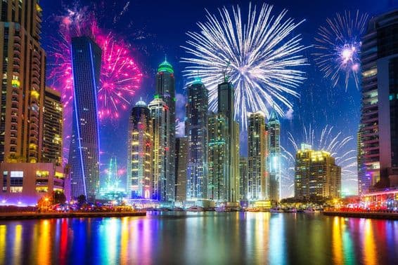 Feux d'artifice de Nouvel An à Dubaï, Émirats arabes unis.