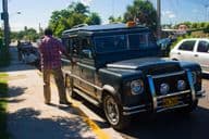 Taxi Land Rover Defender.