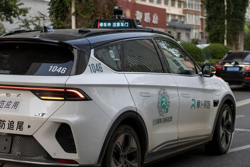 Robotaxi électrique autonome par la société technologique chinoise Baidu.