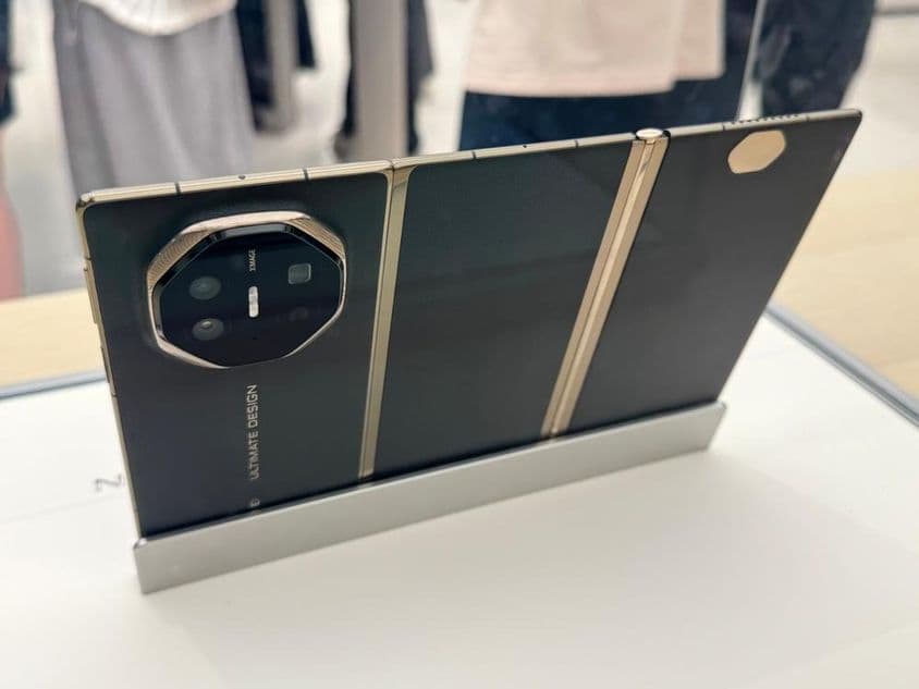 Huawei Mate XT, le premier smartphone à triple écran.