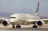 Etihad Airways Boeing 787-9 Dreamliner sur la voie de circulation.