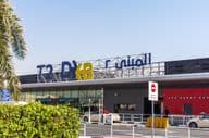Entrée du bâtiment du Terminal 2 de l'Aéroport de Dubaï.