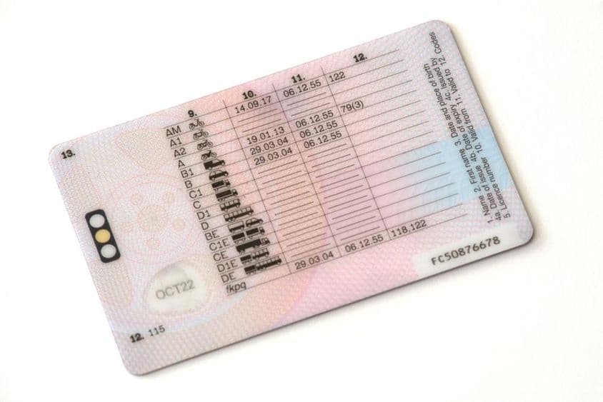 Le verso d'un permis de conduire.