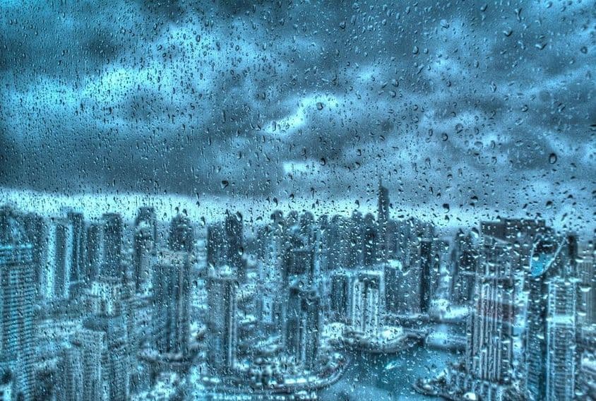 Pluie à Dubaï, vue d'en haut.