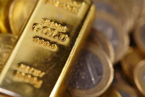 Un lingot d'or avec pureté de 999,99.