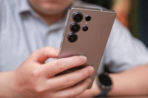 Smartphone Samsung Galaxy S25 Ultra.