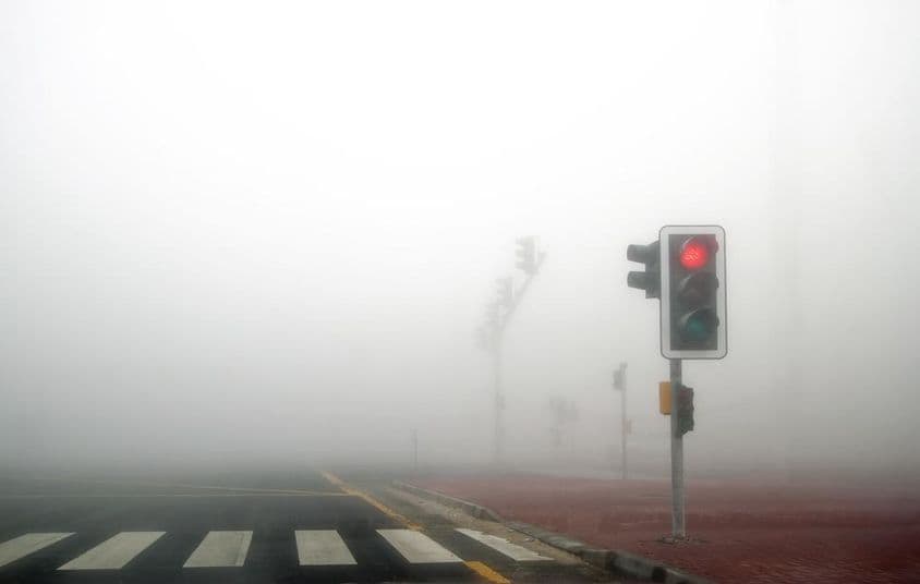 Brouillard sur la route de Dubaï.