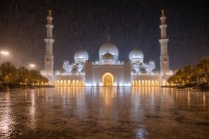 Nuit pluvieuse sur la mosquée