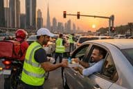 Distribution d'iftar du Ramadan sur les routes de Dubaï