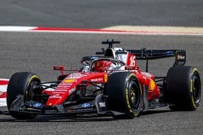 SAKHIR, BAHREÏN Charles Leclerc courant dans sa Ferrari.