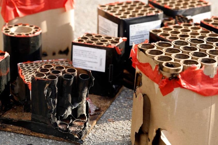 Déchets d'artifices utilisés